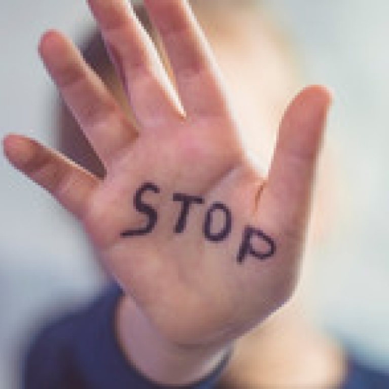 SCUOLA, AGGRESSIONE DOCENTE, GILDA: ATTACCO NON SOLO ALLA PERSONA MA ALL’ISTITUZIONE SCOLASTICA